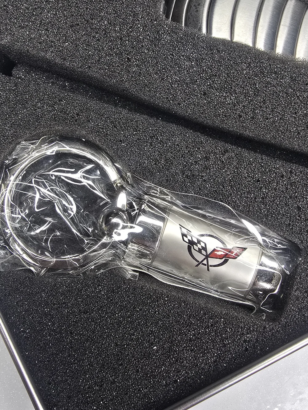 Chevrolet Corvette  Watch Set  Original Tin + Sealed Keychain